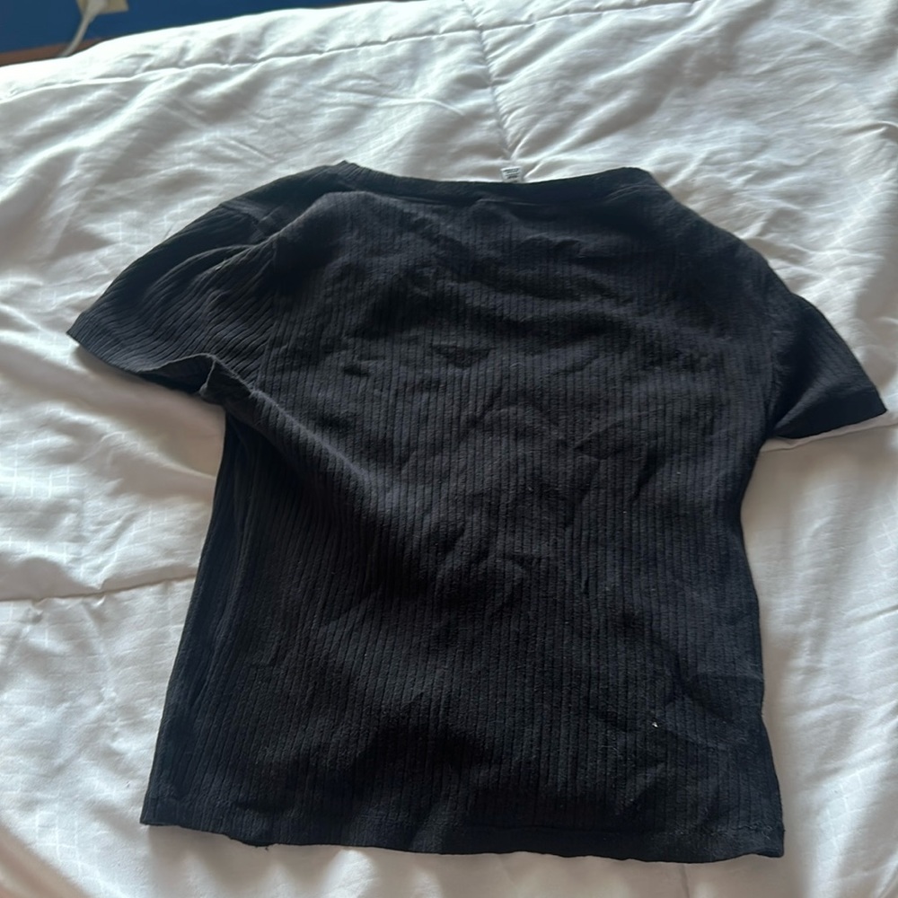 black crop top from H&M